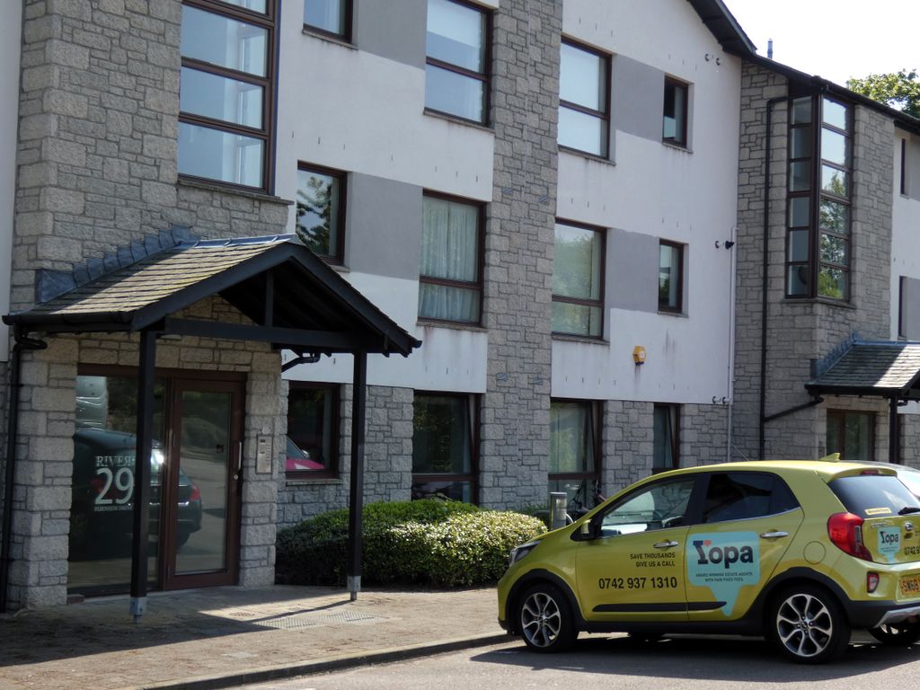 2 bed flat for sale in Burnside Drive, Dyce, Aberdeen AB21, £155,000