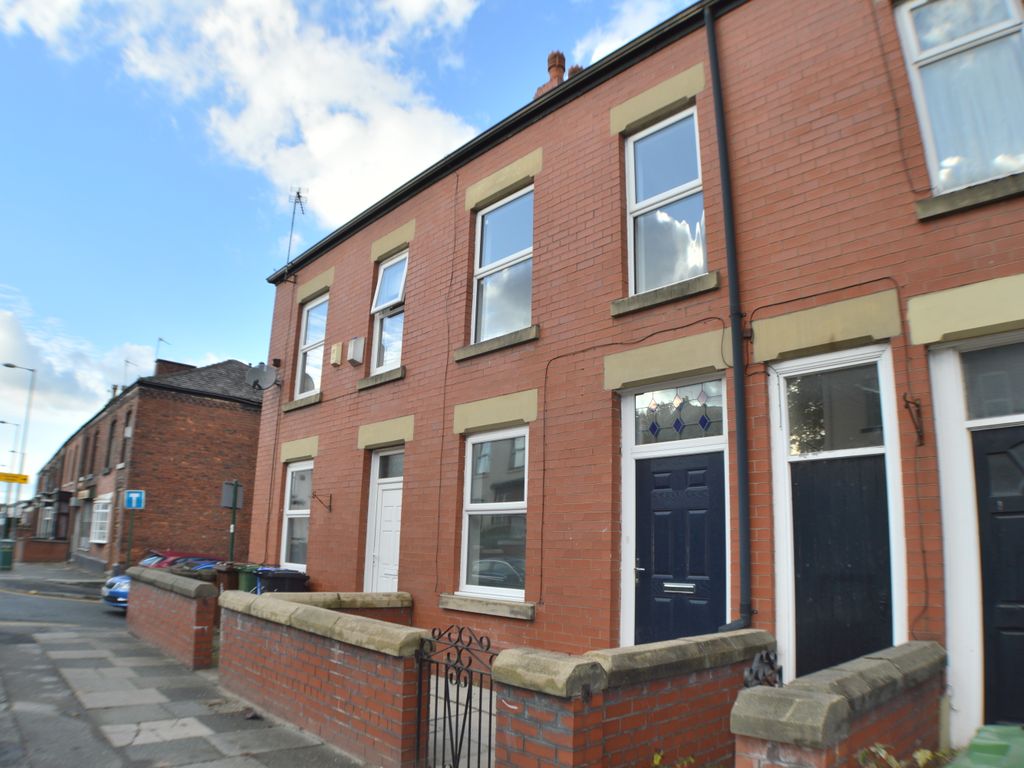 3 bed terraced house for sale in Mottram Road, Hyde SK14, £175,000