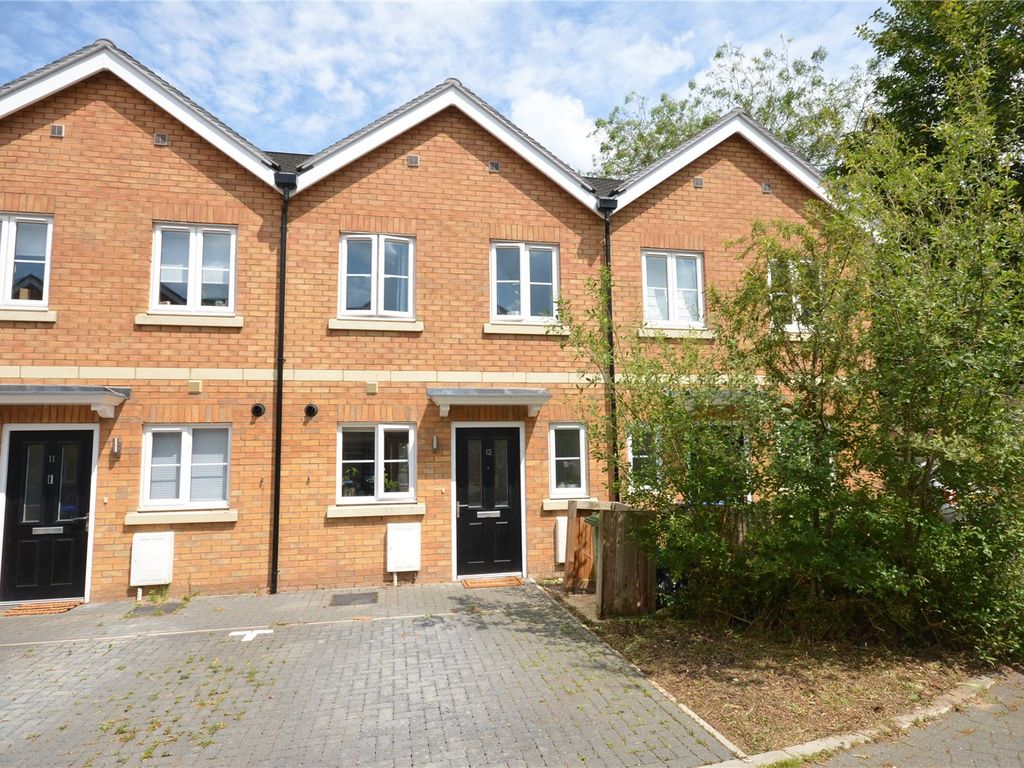 2 bed terraced house for sale in Revels Close, Aylesbury HP20, £150,000