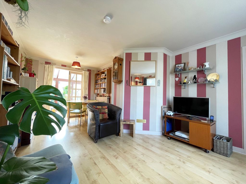 3 bed terraced house for sale in Kintillo Place, Perth PH2, £164,995