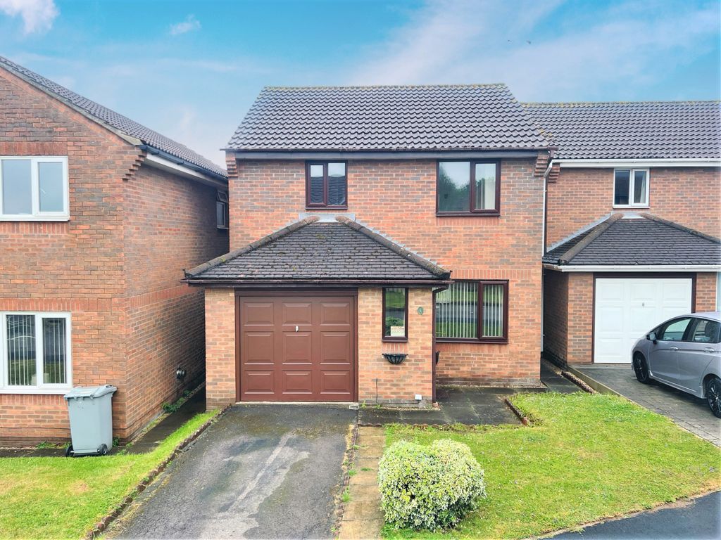 3 bed detached house for sale in Hatcliffe Close, Grantham NG31, £210,000