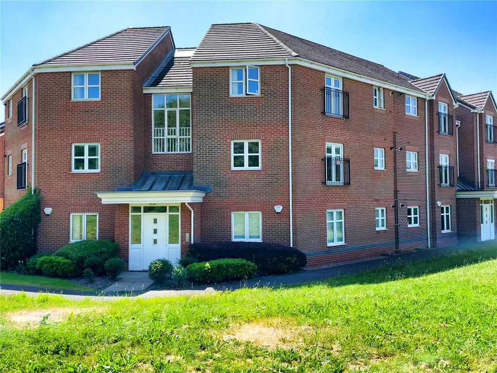 2 bed flat for sale in Moorefields View, Stoke-On-Trent, Staffordshire ST6, £95,000