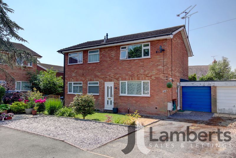 2 bed maisonette for sale in Lords Lane, Studley B80, £115,000