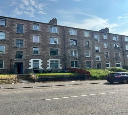 1 bed flat for sale in Dens Road, Dundee DD3, £70,000