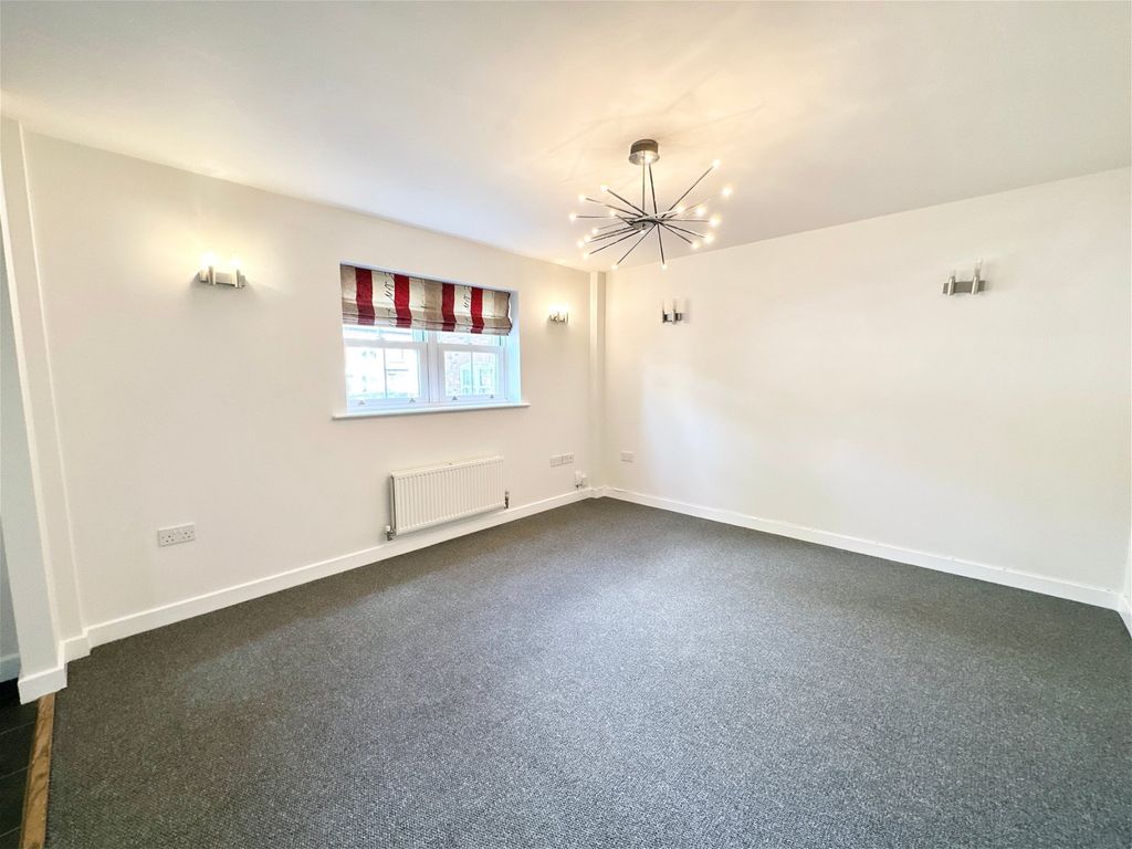 2 bed flat for sale in Tetuan Road, Leicester LE3, £132,000