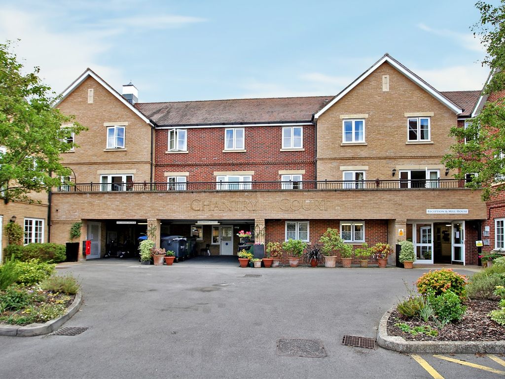 1 bed flat for sale in Chantry Court, Westbury BA13, £120,000