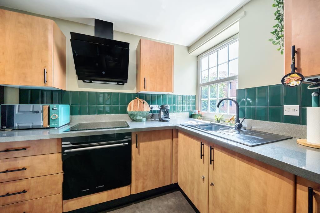 1 bed flat for sale in Newbury, Berkshire RG14, £175,000