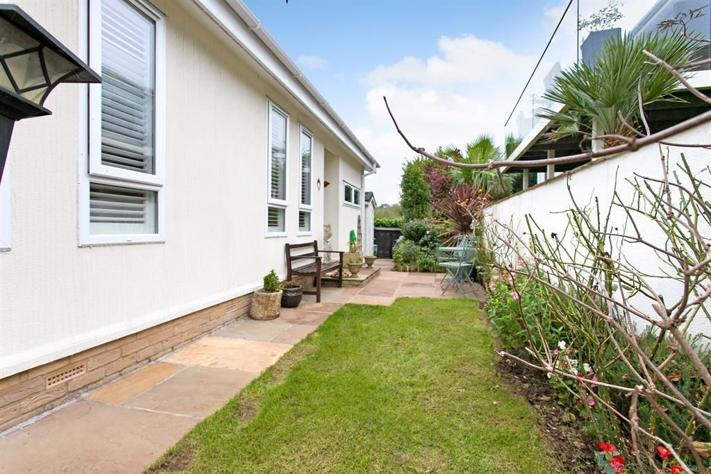 2 bed detached house for sale in Walton Bay, Clevedon BS21, £220,000