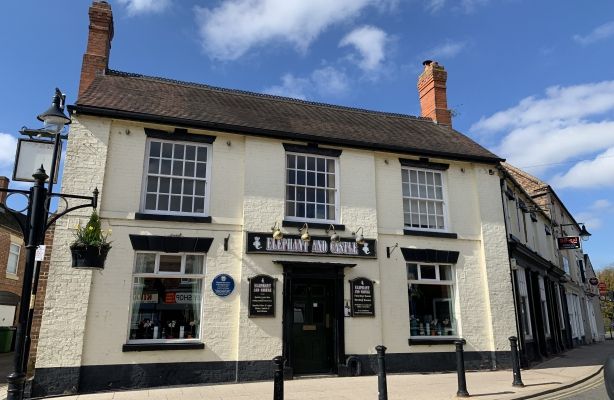 Pub/bar for sale in Elephant & Castle, 1 High Street, Telford, Shropshire TF4, £375,000