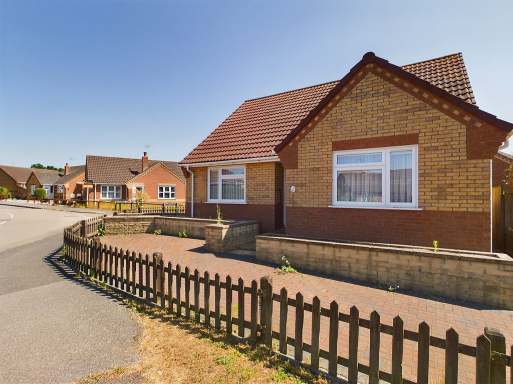 2 bed detached bungalow for sale in Greenwich Close, Downham Market PE38, £290,000