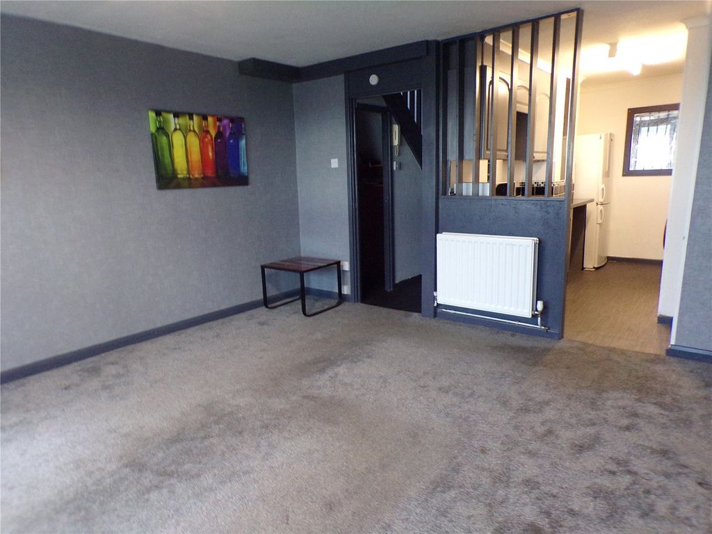 1 bed flat for sale in Avenham Lane, Preston, Lancashire PR1, £55,000