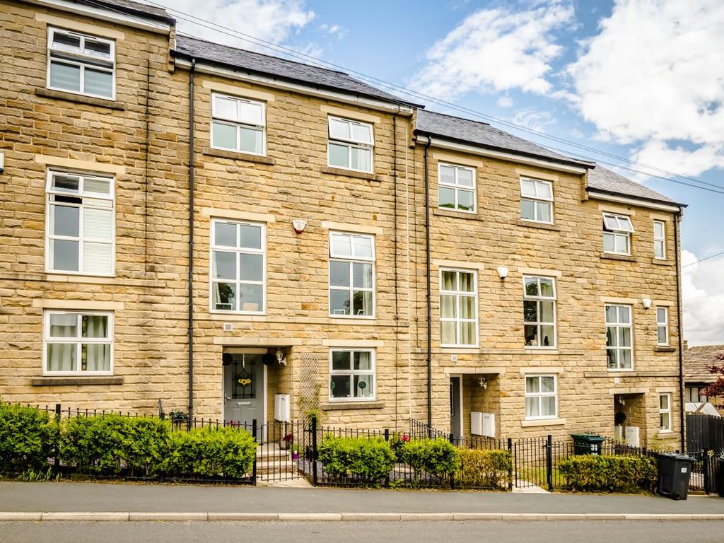 4 bed town house for sale in James Street, Thornton, Bradford BD13, £175,000