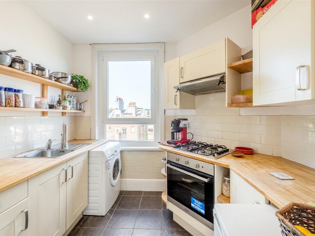 1 bed flat for sale in Compton Road, Brighton BN1, £210,000