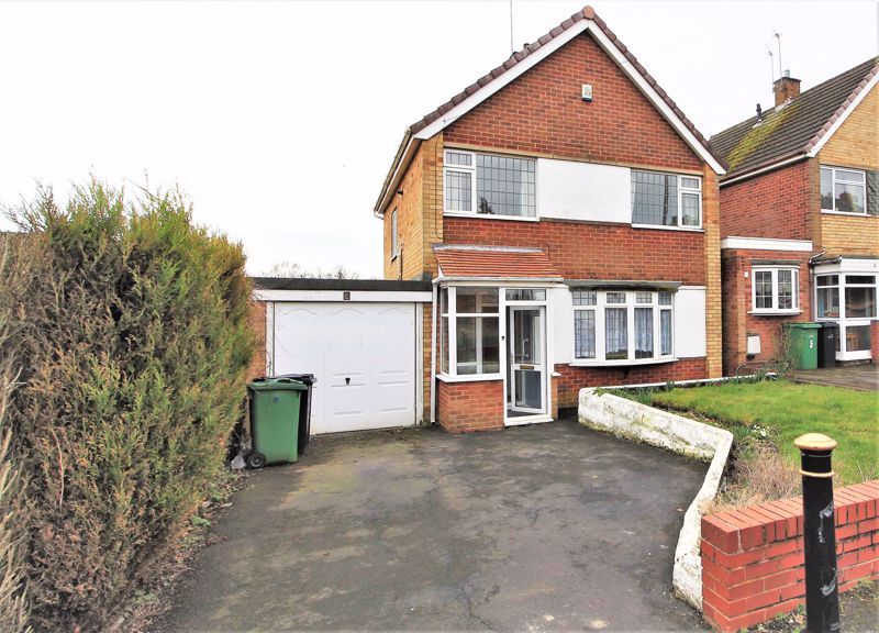 3 bed detached house for sale in Glenfern Road, Bilston WV14, £219,950