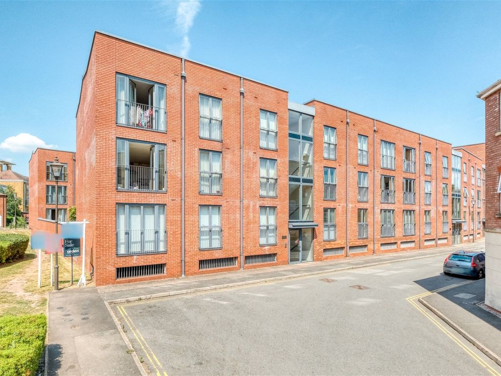 2 bed flat for sale in Ascote Lane, Shirley, Solihull B90, £185,000