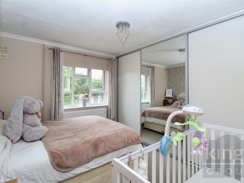 1 bed maisonette for sale in Burnett Square, Hertford SG14, £222,500