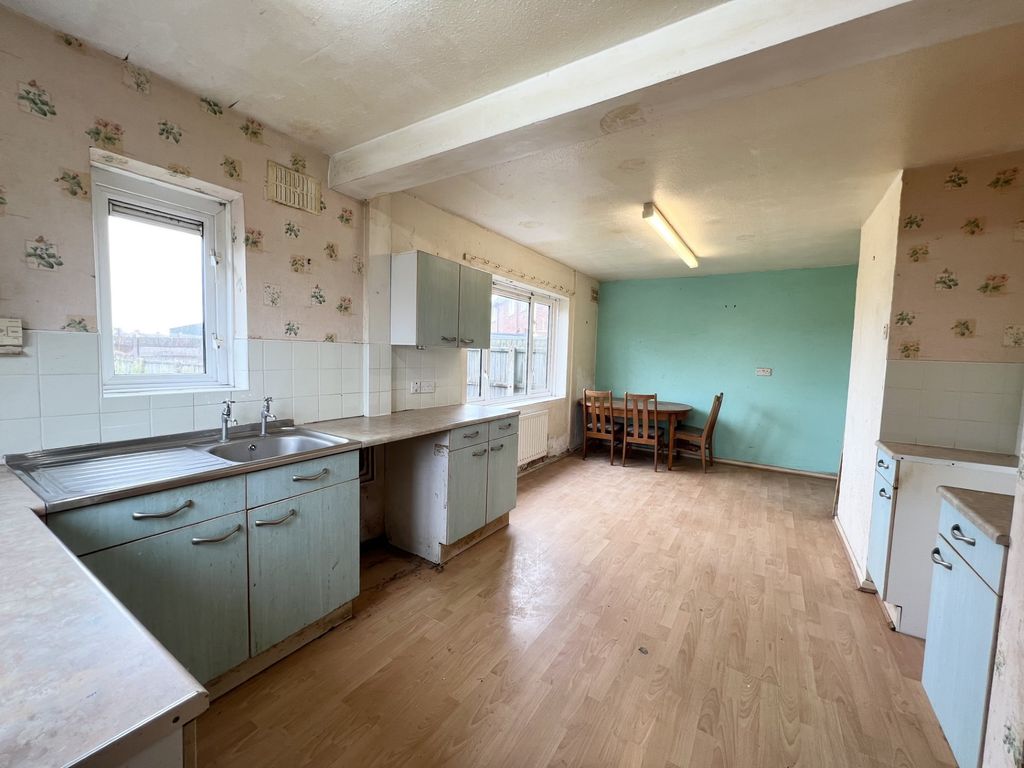 3 bed semi-detached house for sale in Milnthorpe Avenue, Cleveleys FY5, £134,000