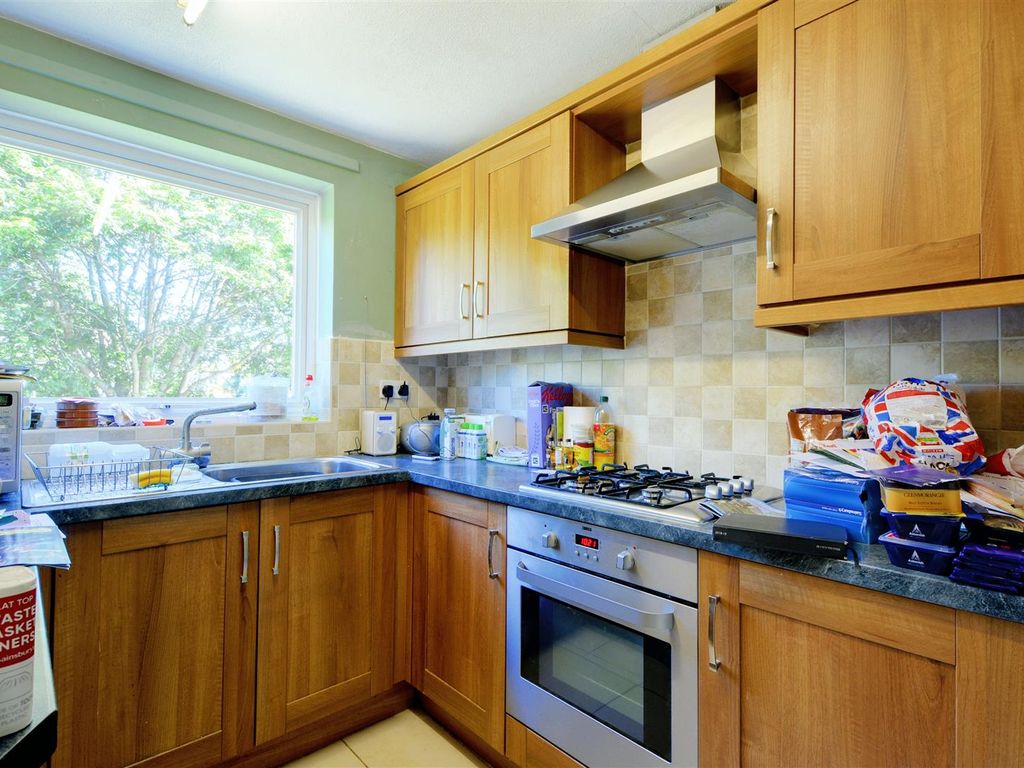 4 bed town house for sale in Ullswater Crescent, Bramcote, Nottingham NG9, £259,500