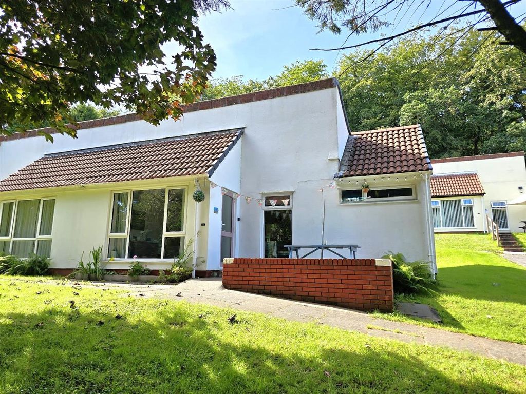 3 bed semi-detached bungalow for sale in Manorcombe Bungalows, Honicombe Park, Callington PL17, £95,000