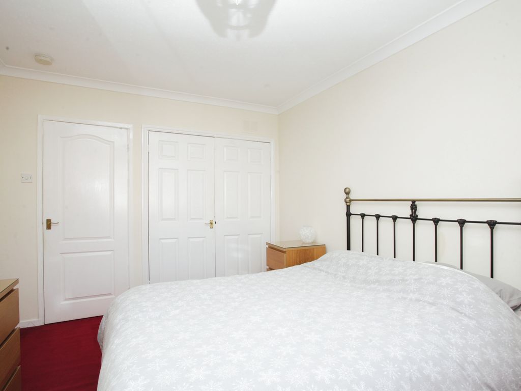 3 bed bungalow for sale in Pennine Way, Nuneaton, Warwickshire CV10, £250,000