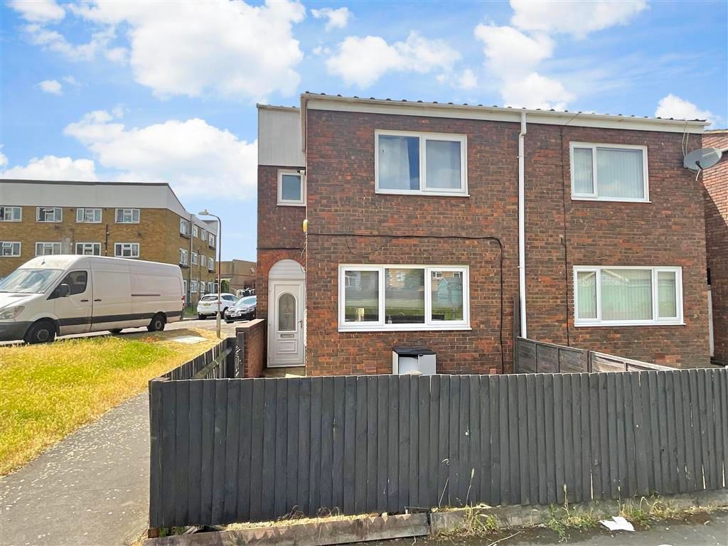 3 bed end terrace house for sale in Wycliffe Row, Northfleet, Gravesend, Kent DA11, £300,000