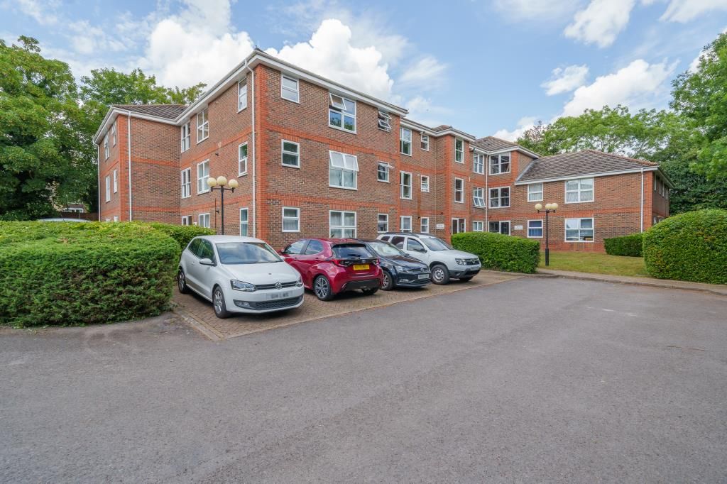 1 bed block of flats for sale in Bracknell, Berkshire RG42, £180,000