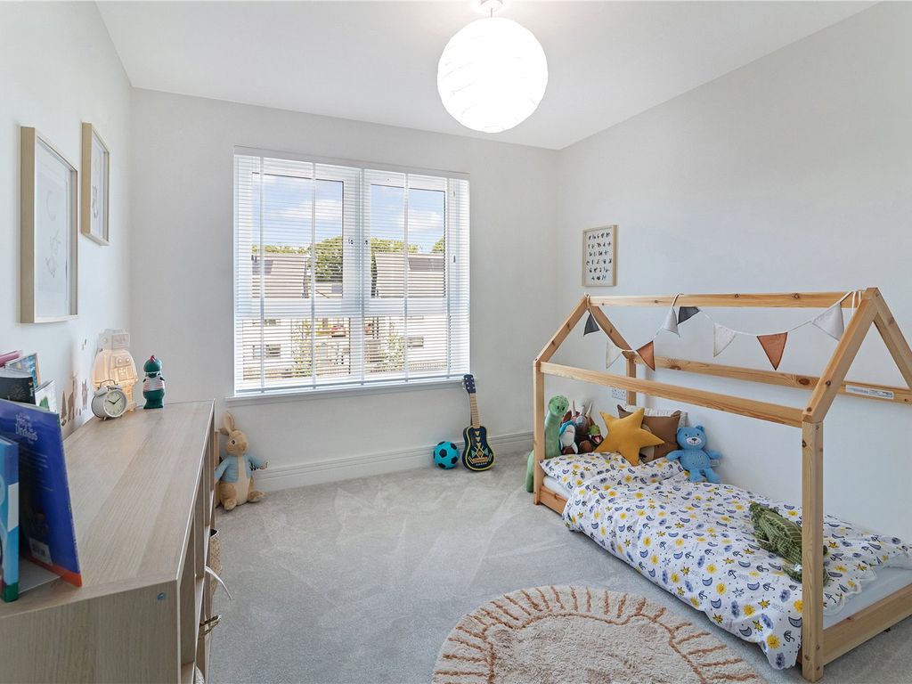 2 bed flat for sale in Carrochan Gardens, Balloch, Alexandria, West Dunbartonshire G83, £250,000