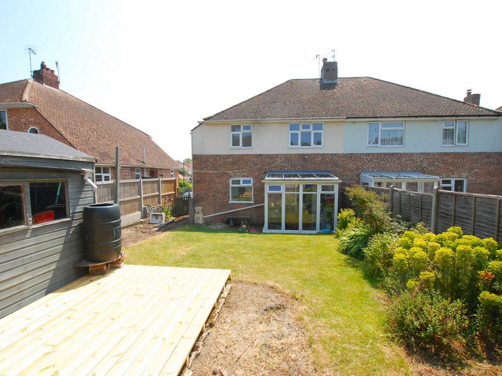 2 bed flat for sale in Orchard Valley, Hythe CT21, £255,000
