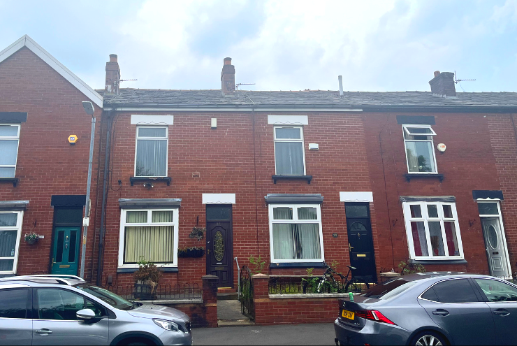 2 bed terraced house for sale in Oxford Grove, Bolton BL1, £97,000