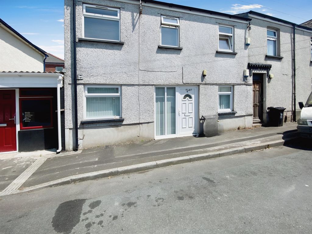 1 bed flat for sale in Church Road, Newport NP19, £90,000