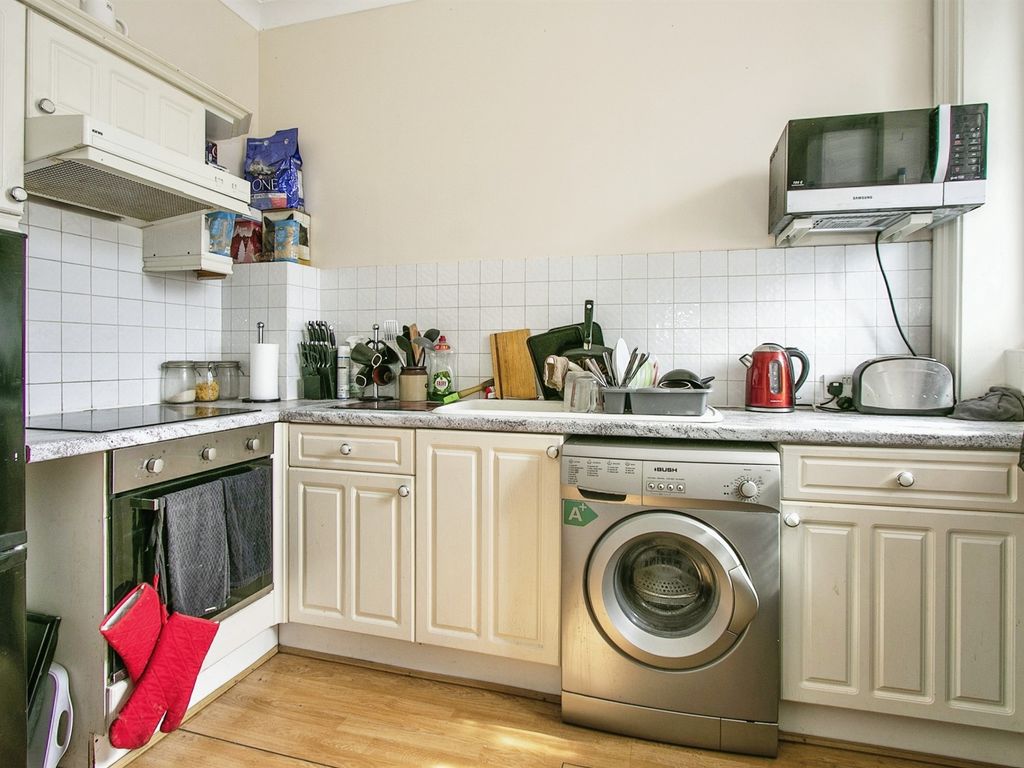 1 bed flat for sale in Upper Norwich Road, Westbourne, Bournemouth BH2, £120,000