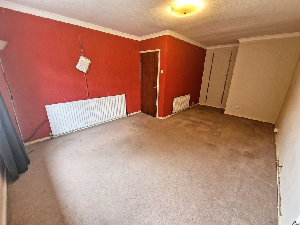 2 bed flat for sale in Weston Lane, Bulkington, Bedworth, Warwickshire CV12, £99,000