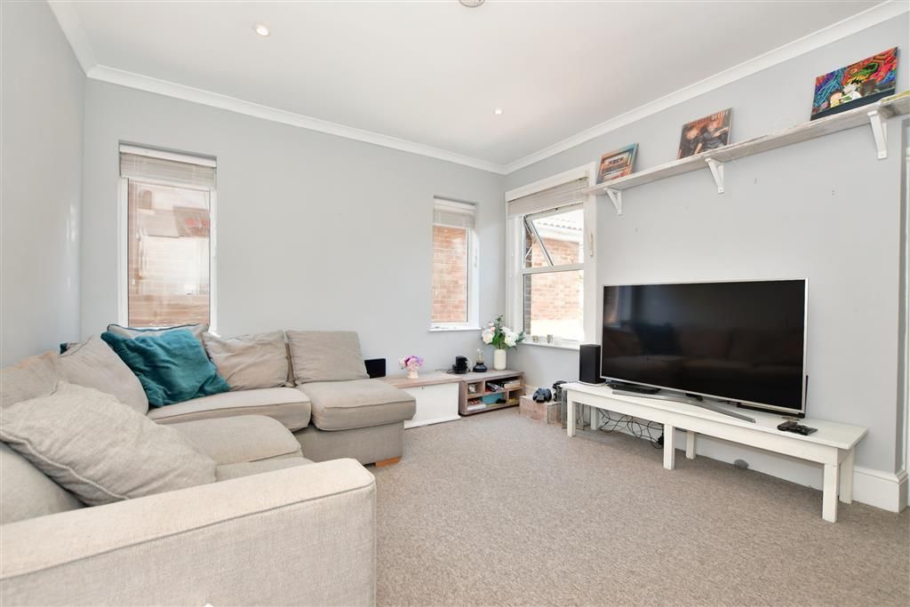 1 bed flat for sale in Monson Road, Redhill, Surrey RH1, £218,000