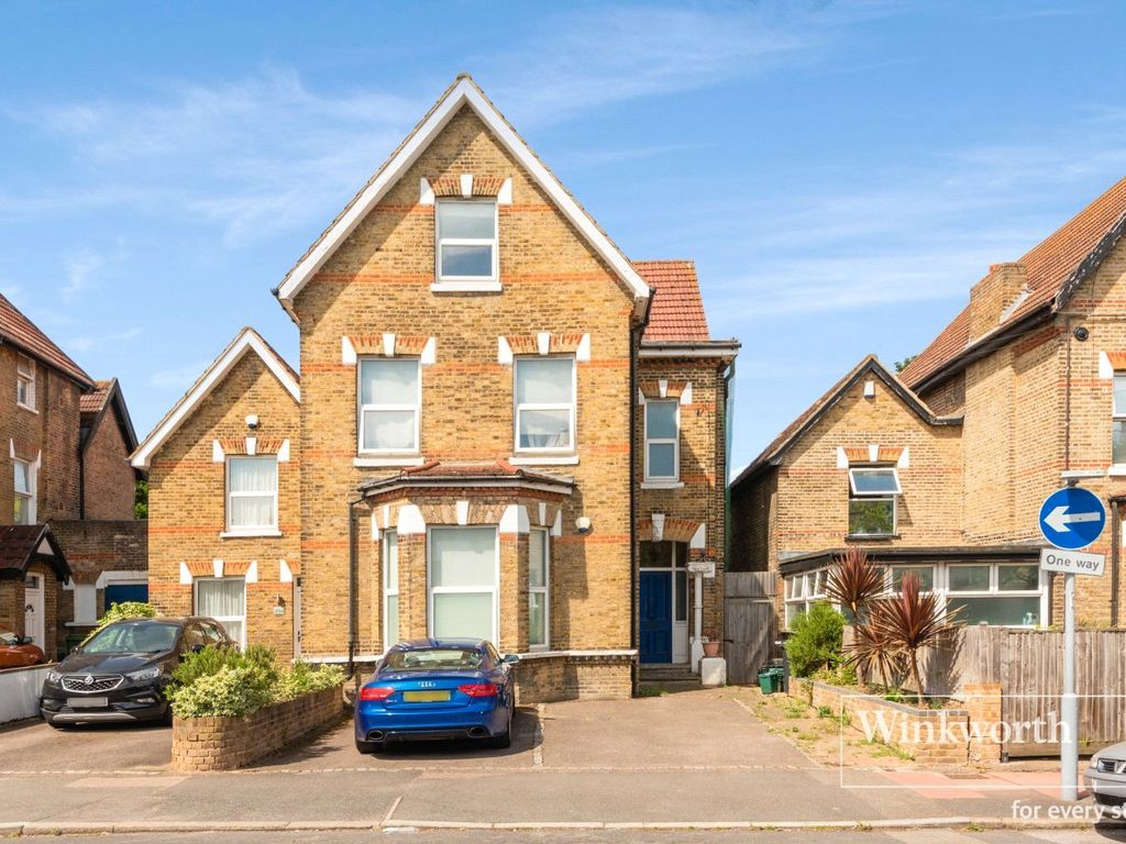 1 bed flat for sale in Langley Road, Beckenham BR3, £260,000