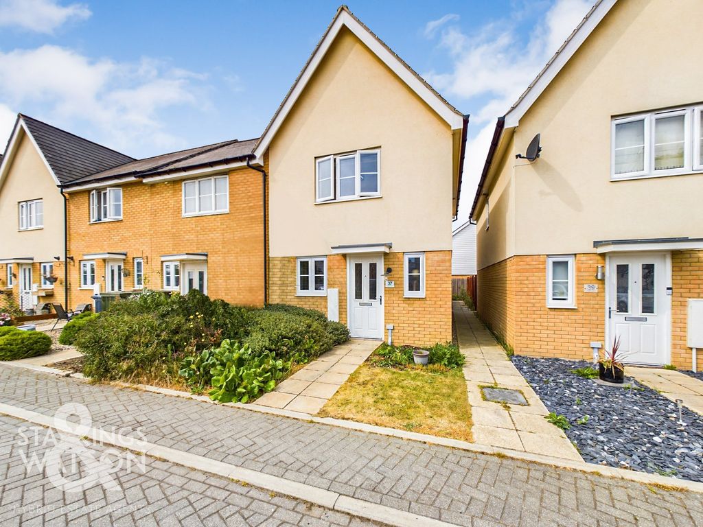 2 bed end terrace house for sale in Peregrine Grove, Wymondham NR18, £230,000