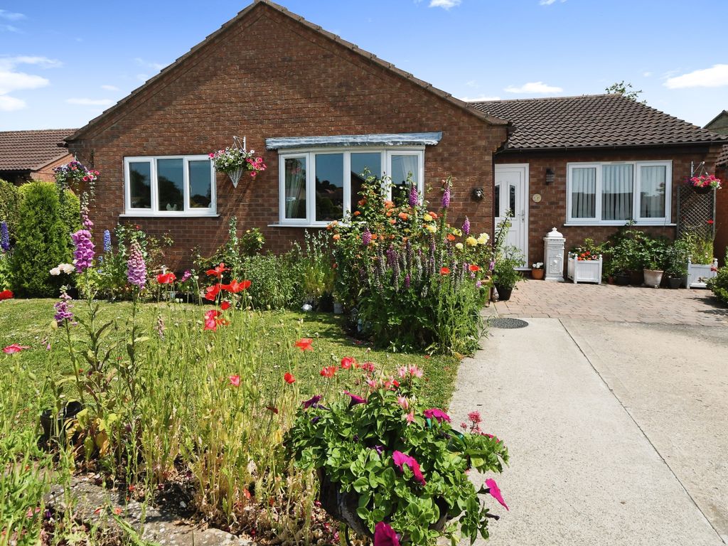 4 bed bungalow for sale in Bridle Way, Wragby, Market Rasen, Lincolnshire LN8, £310,000