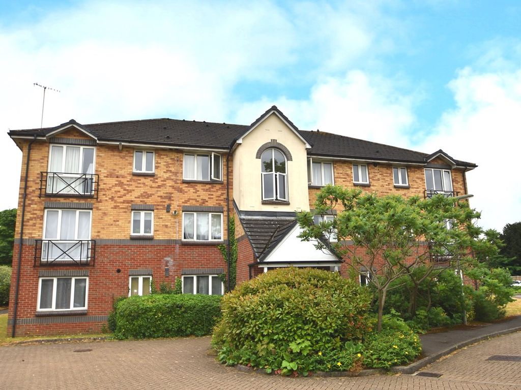 2 bed flat for sale in Parry Drive, Weybridge KT13, £245,000