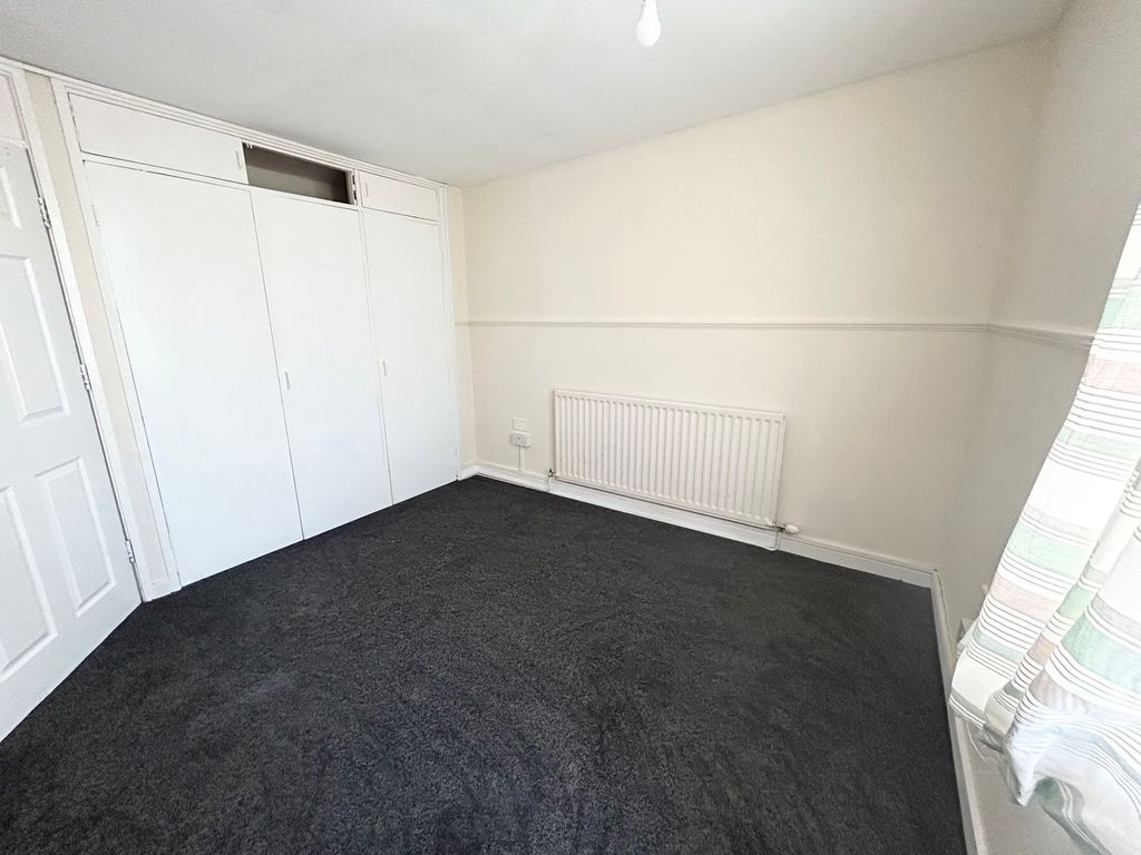 1 bed flat for sale in Waterloo Walk, Washington NE37, £29,000