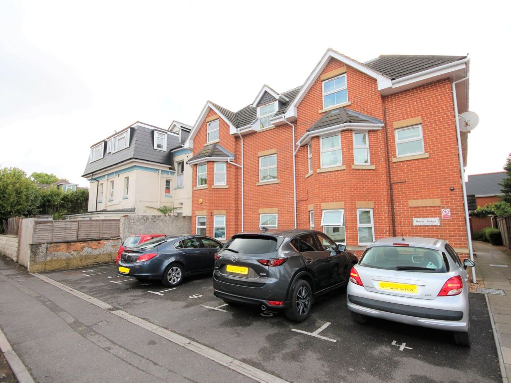 1 bed flat for sale in Carysfort Road, Boscombe, Bournemouth BH1, £118,950