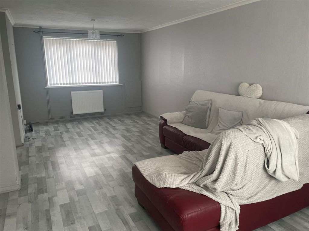 3 bed terraced house for sale in Llundain Fach, Felinfoel, Llanelli SA15, £105,000