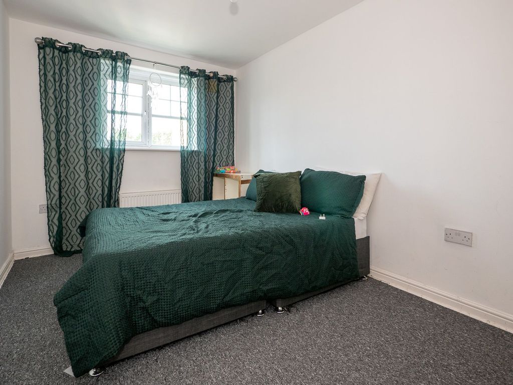 2 bed flat for sale in Martingale Court, Manchester, Cheetham Hill M8, £140,000