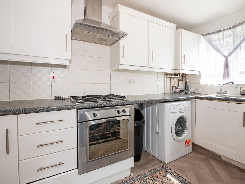 2 bed flat for sale in Martingale Court, Manchester, Cheetham Hill M8, £140,000