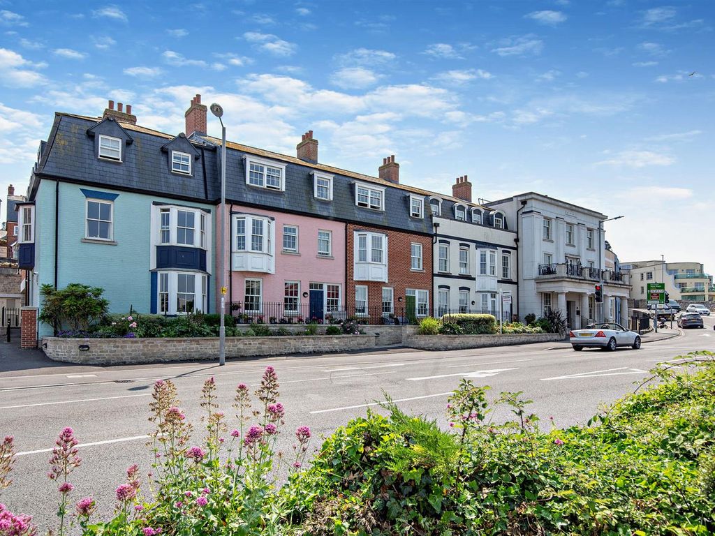 1 bed flat for sale in Harbour Lights, North Quay, Weymouth DT4, £190,000