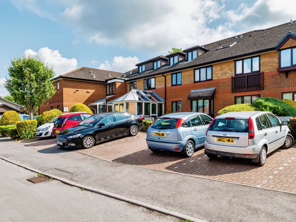 1 bed flat for sale in Sherwood Close, Southampton, Hampshire SO16, £90,000