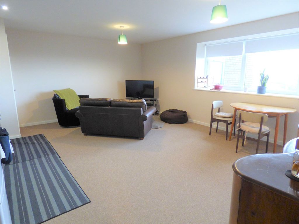 2 bed flat for sale in Stephenson Street, North Shields NE30, £60,000