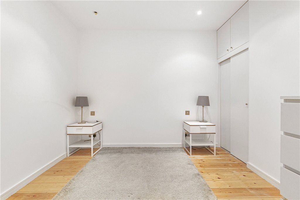 1 bed flat for sale in Christchurch Road, London SW2, £280,000