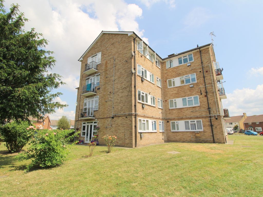1 bed flat for sale in Clare Road, Stanwell, Staines TW19, £180,000