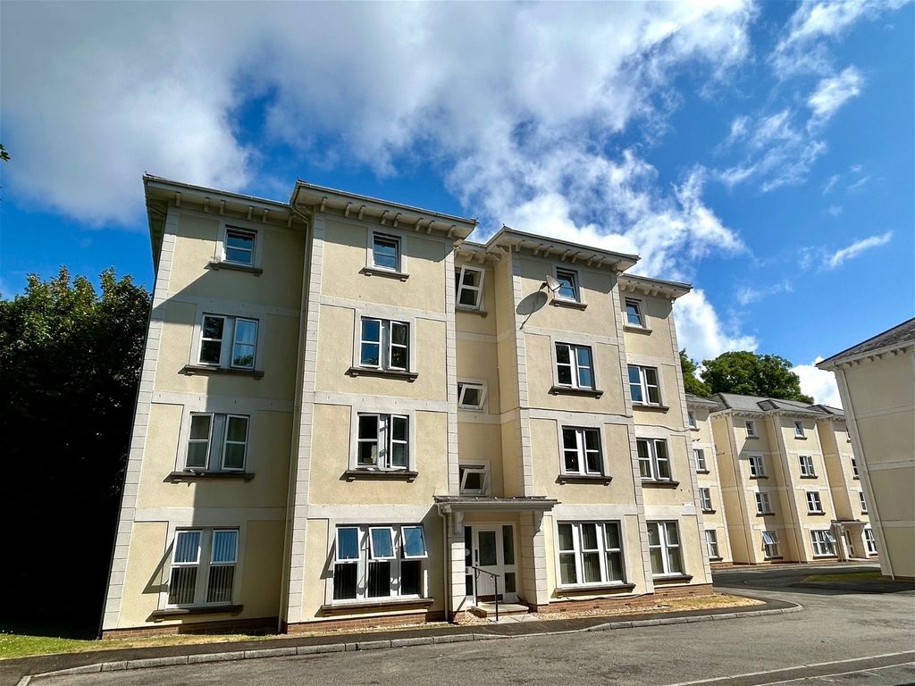 2 bed flat for sale in Sylvan Court, Stoke, Plymouth PL1, £139,950