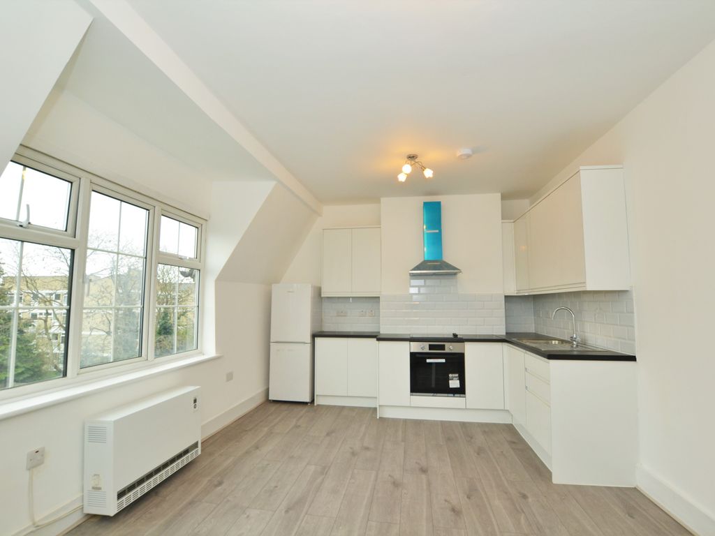 1 bed flat for sale in London Road, Isleworth TW7, £225,000