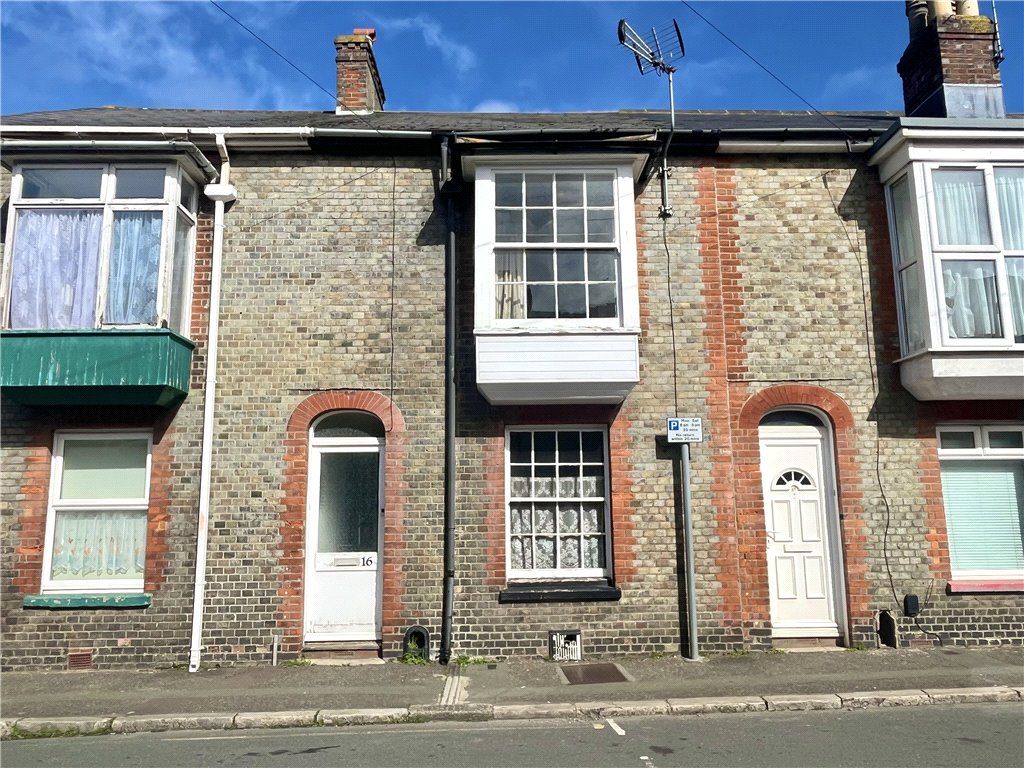 3 bed terraced house for sale in Drill Hall Road, Newport, Isle Of Wight PO30, £140,000